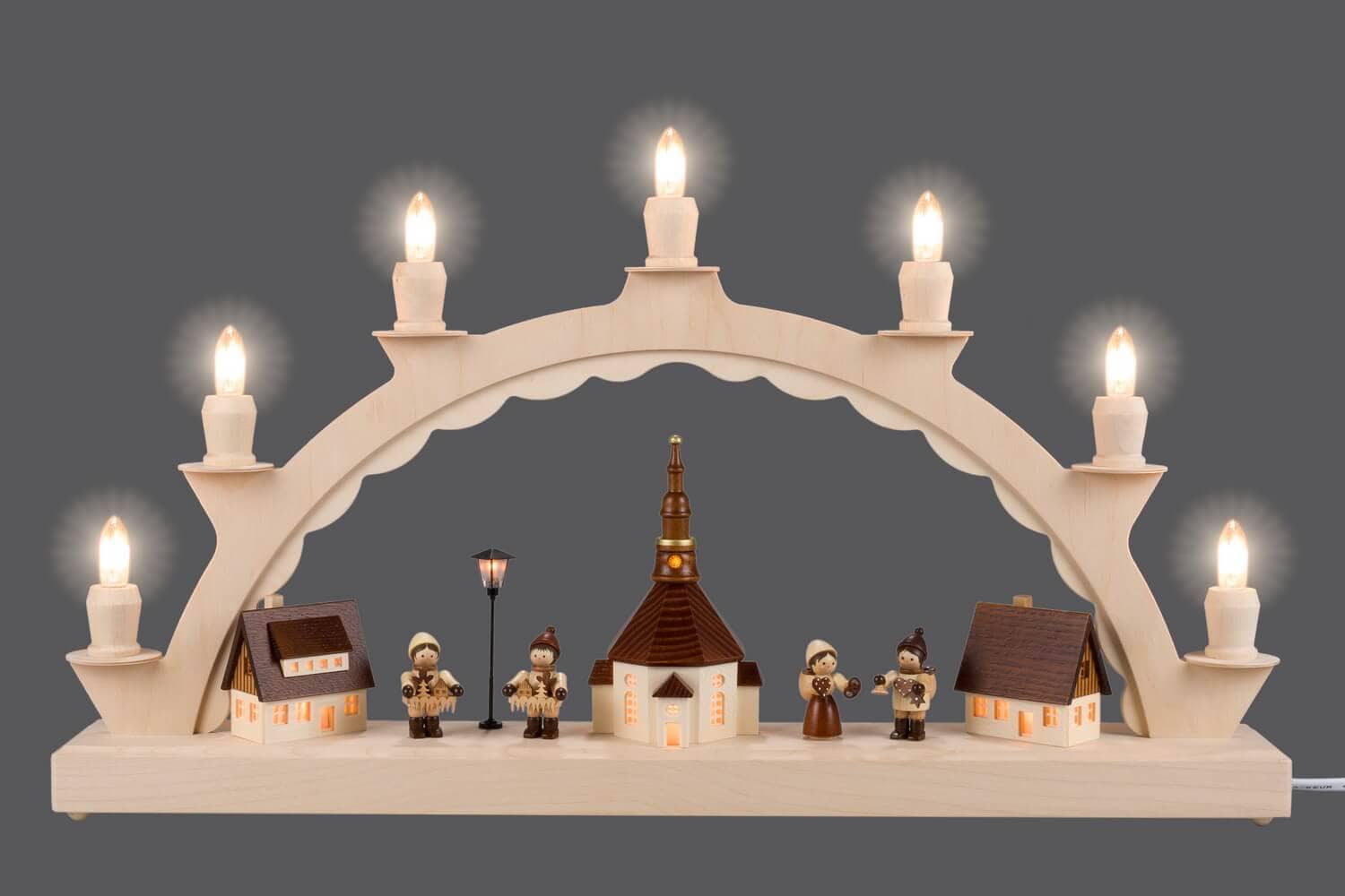 Candle arch Seiffen village with Striezel children by SEIFFEN.COM_3