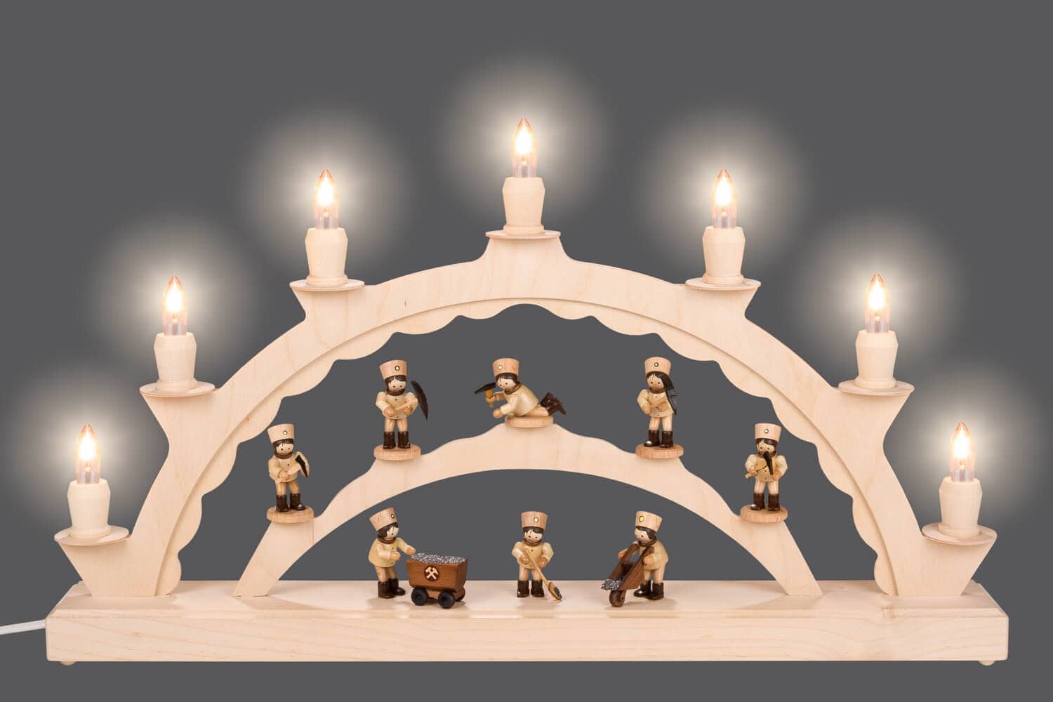 Candle arch with Thiel miners, electrically illuminated by SEIFFEN.COM_3