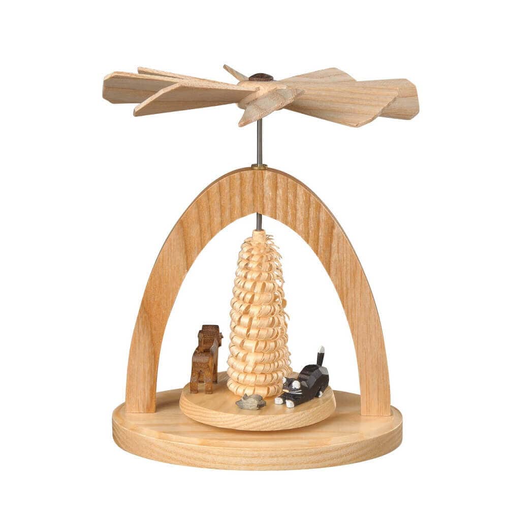 Christmas pyramid - warming game with animals by Albin Preißler