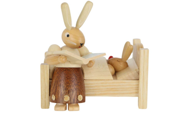 Easter bunny mother tells bedtime stories nature by Müller Kleinkunst_1