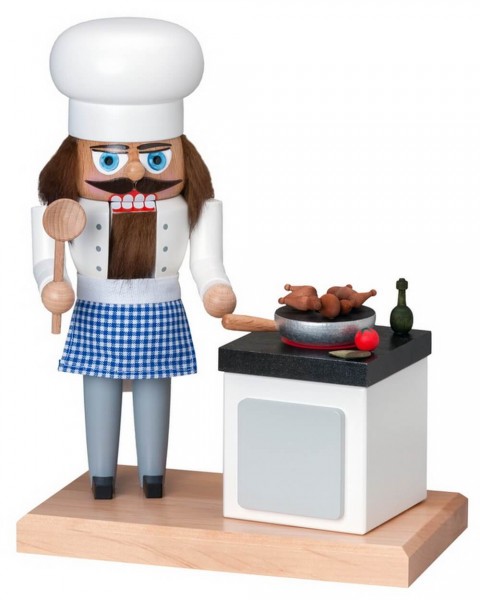 Nutcracker cook with smoking stove by KWO