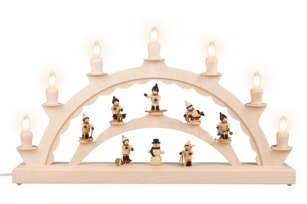 Candle arch with Thiel winter children, electrically illuminated by SEIFFEN.COM